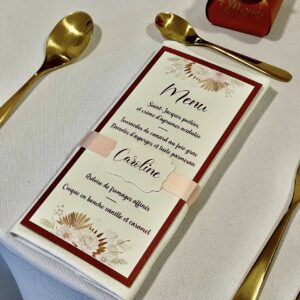 carte de menu mariage avec ruban serviette