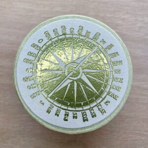 boîte cadeau invité boussole
