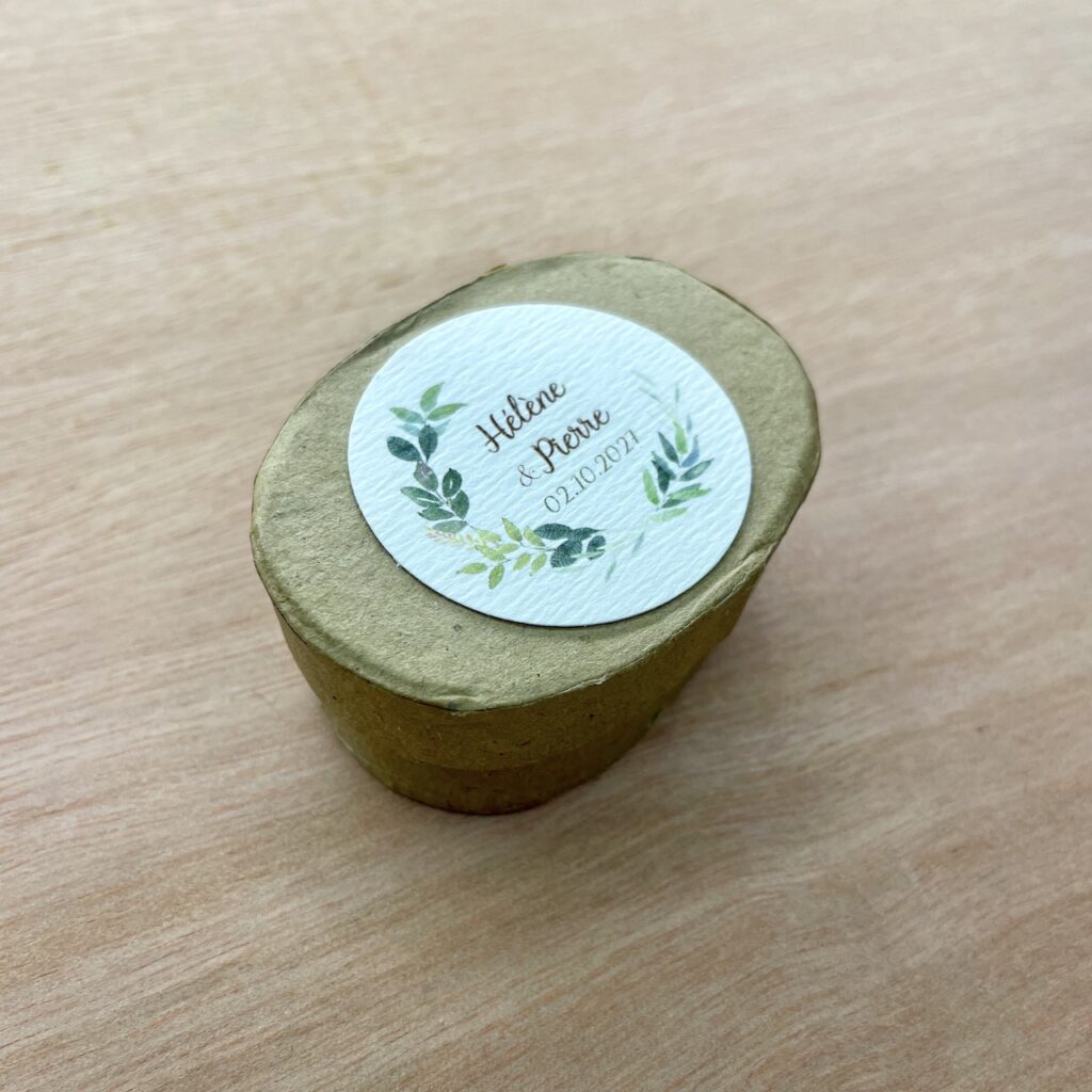 bo&icirc;te &agrave; drag&eacute;es kraft de forme ovale