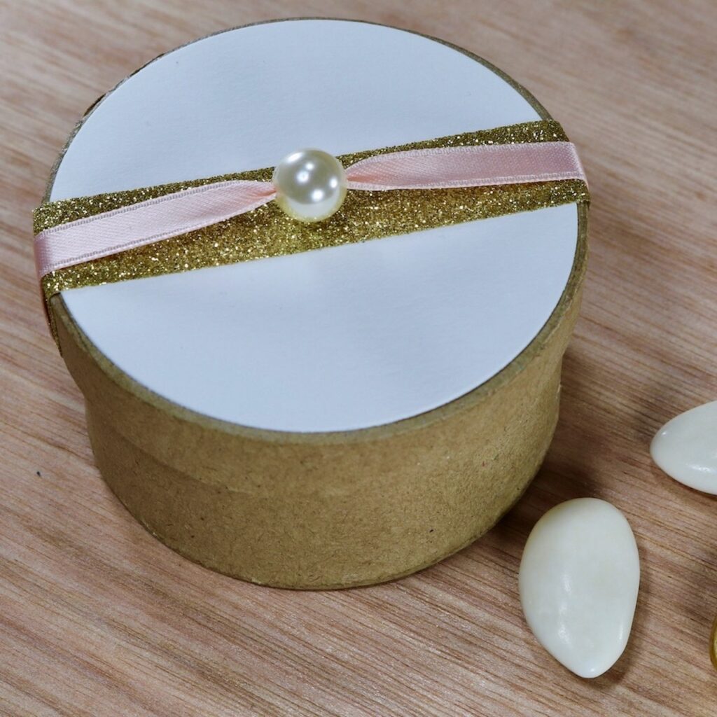 cadeau invit&eacute; mariage avec perle nacr&eacute;e