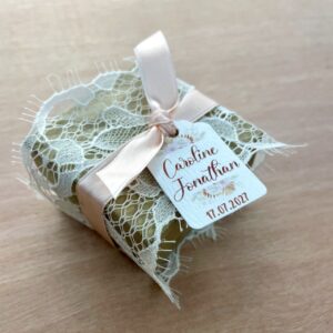 boite cadeau invité avec dentelle