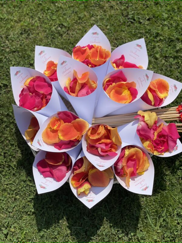 cornet pétale de rose mariage