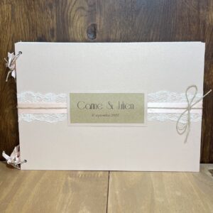 Livre d'or mariage thème romantique