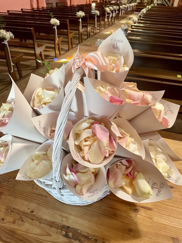 cornet pétale de rose mariage