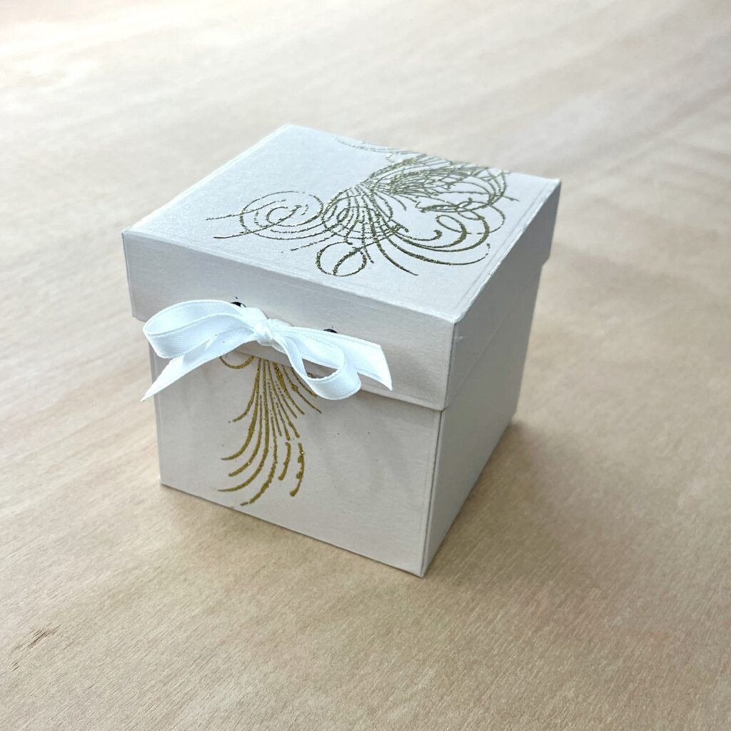 Bo&icirc;te pour cadeau invit&eacute; mariage oriental