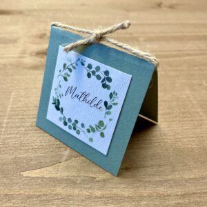 marque-place mariage nature et champêtre avec eucalyptus