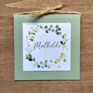 marque-place mariage nature et champêtre couronne eucalyptus